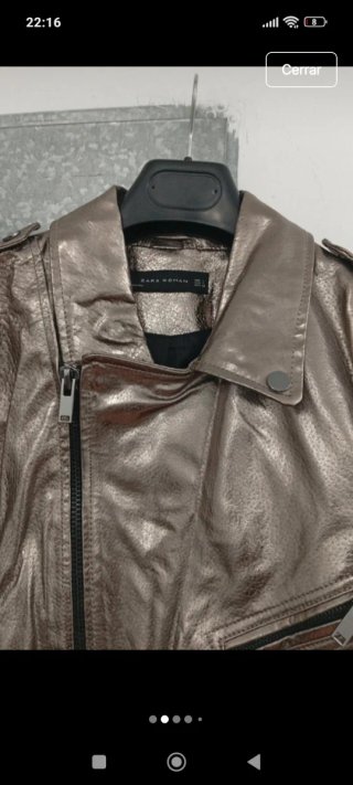 Cazadora efecto piel Zara Talla L