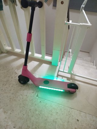 Patinete Infantil Rosa con Luces LED