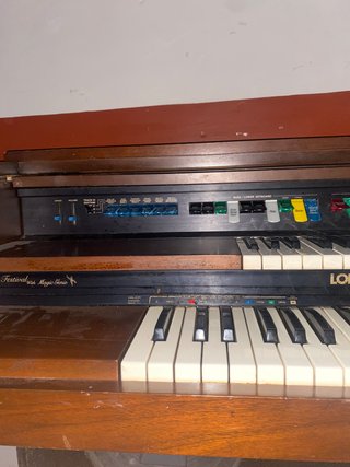 Órgano Eléctrico Lowrey