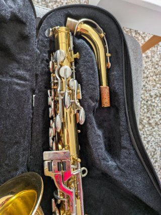 Saxofón Alto King 613