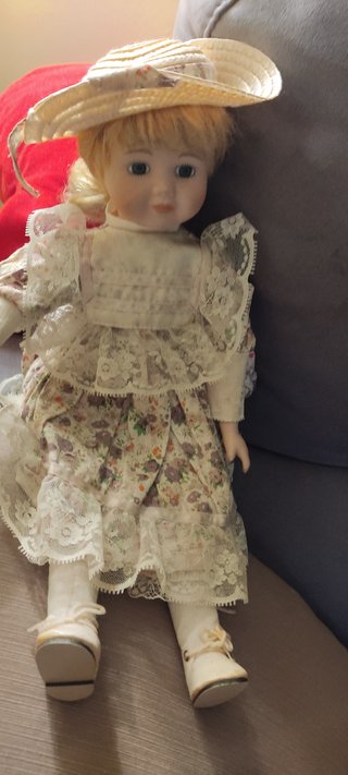 Muñeca de porcelana vintage