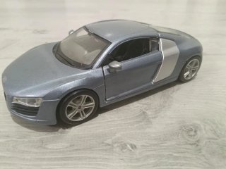 Coche de juguete Audi R8 escala 1:24