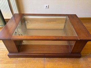 Mesa de centro de madera y cristal