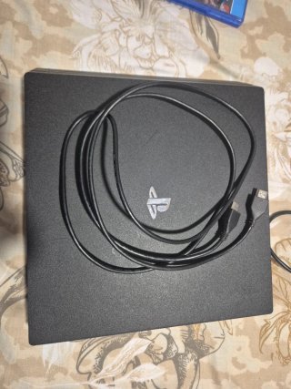 PS4 (PlayStation 4) con FC 26 y mando no original