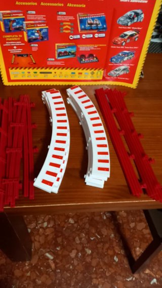 Scalextric: 10 arcenes Standard + 10 barandillas