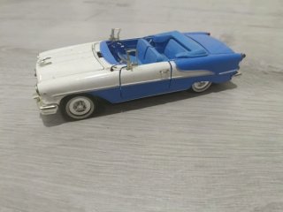 coche antiguo escala 1:32 falta cristal delantero