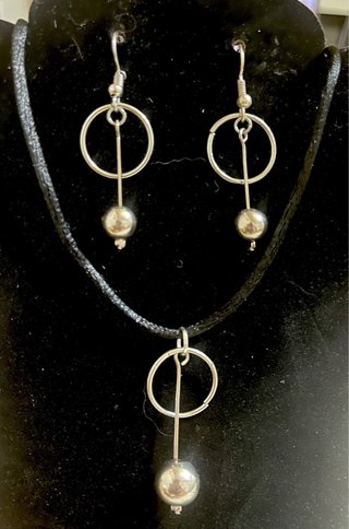 Conjunto de Gargantilla y Pendientes