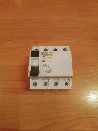 Diferencial automático Merlin Gering interruptor