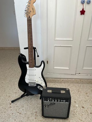 Pack Guitarra Eléctrica Squier y Ampli Fender