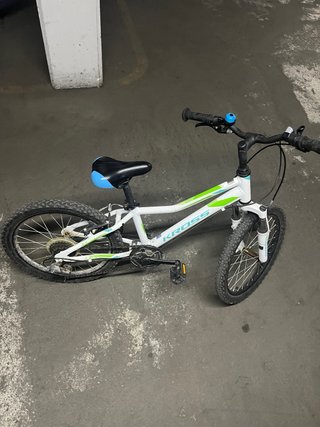 Bicicleta infantil Kross blanca y verde