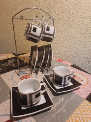 Juego de Café 6 tazas + platos + soporte metálico