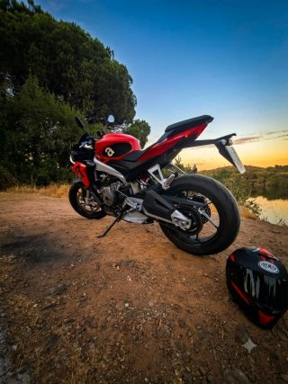 Aprilia Tuono 660 Limitada