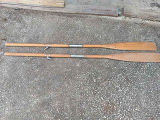 Remos de madera para bote