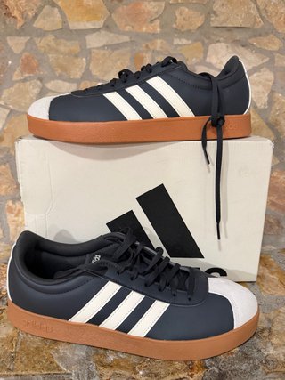 Adidas Sapatilhas Pretas e Castanhas