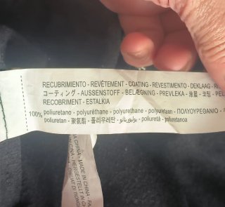 Falda negra efecto piel Bershka