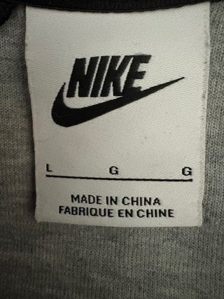 Sudadera Nike Gris con Capucha. Adolescente