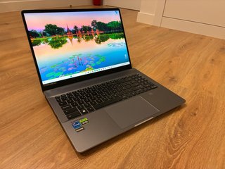 Portátil MSI Creator Z16 HX Studio