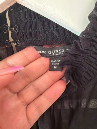 Blusa Guess Negra con Encaje