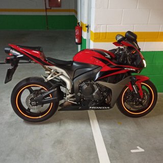 Honda CBR Sportbike Roja y Negra