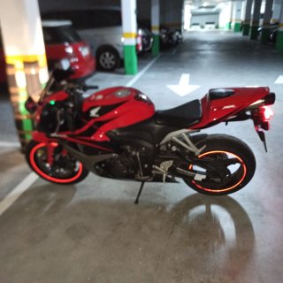 Honda CBR Sportbike Roja y Negra