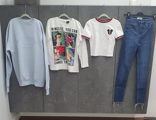 Lote Ropa XS/32 Sudadera Stradivarius y camisetas
