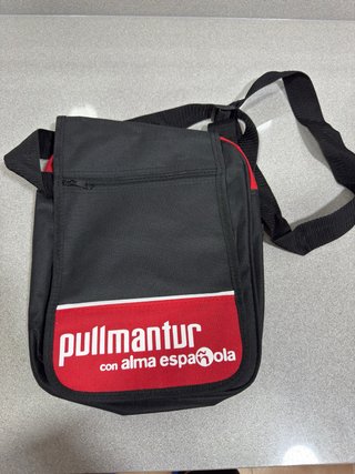 Bolso Pullmantur negro y rojo