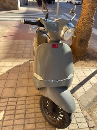 Moto 125 scooter Wottan Bot 125