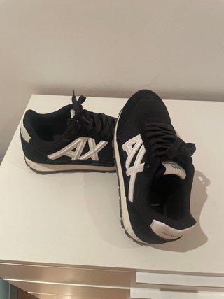 Zapatillas Armani Exchange Negras, prada y thent