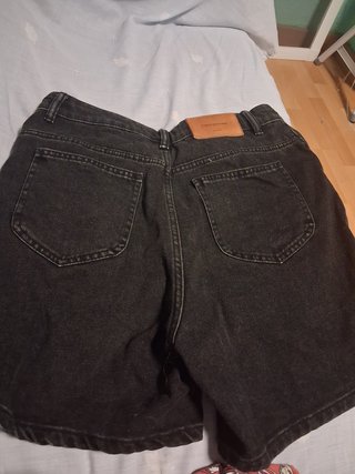 Pantalón  vaquero corto negro