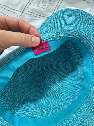 Sombrero de playa azul