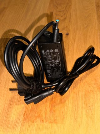 Cargador HP 854054-002 45W + Cable