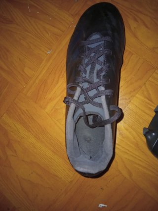 Tacos de fútbol Adidas negros