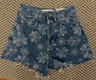 Pantalón corto vaquero flores Pull&Bear