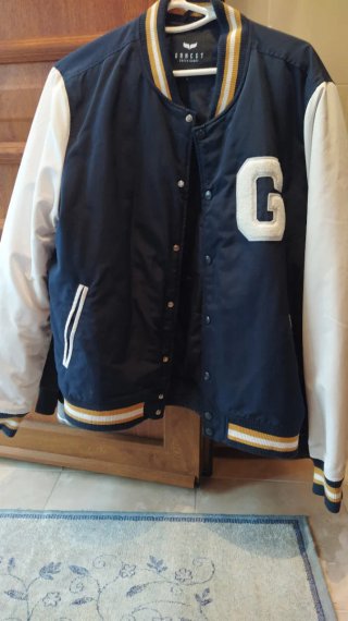 Chaqueta Gancst Estilo Varsity