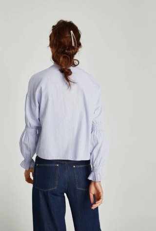 Blusa bordada flores Zara