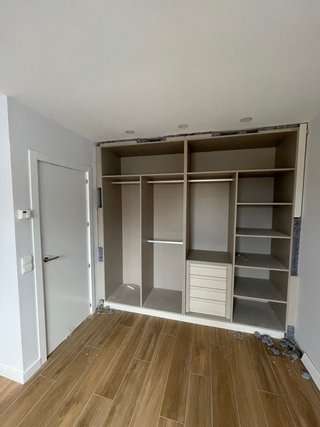 Instalación de Armarios y Carpintería a Medida