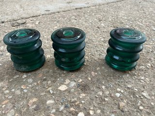 3 Aisladores de Vidrio Verde Vintage