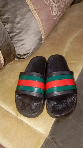 Chanclas Gucci