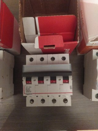 Lote de 12 Interruptores Magnetotérmicos