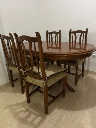 Mesa de Comedor de Madera