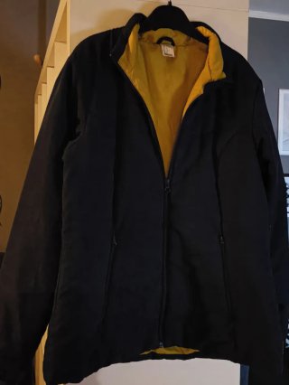 Chaqueta Mujer azul marino y mostaza.