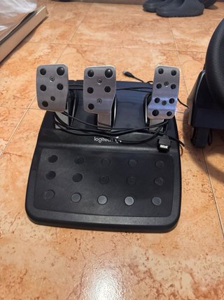 Volante Logitech G29 + Pedales PS4