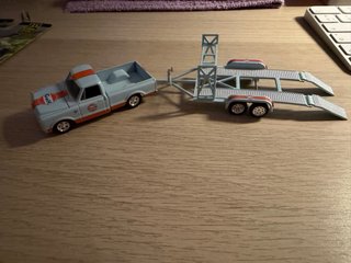 Greenlight C-10 Gulf 1968 con remolque