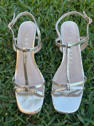 Sandalias de Piel Doradas Cortefiel