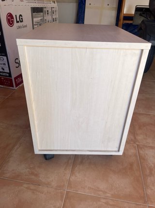 Cajonera de oficina J Gorbe con ruedas