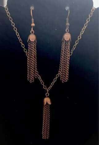 Conjunto de Gargantilla y Pendientes