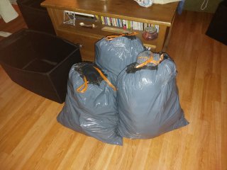 Lote de 3 bolsas de ropa variada (Tallas S-M)
