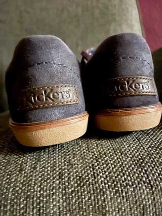 Zapatos de hombre. Piel. Marca Kickers. Talla 41