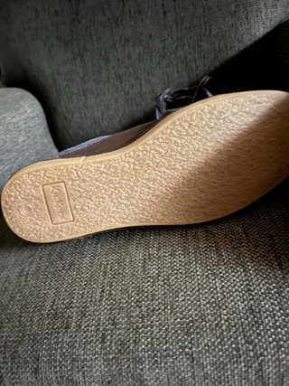 Zapatos de hombre. Piel. Marca Kickers. Talla 41