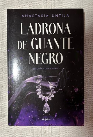 Ladrona de Guante Negro / The Black Gloved Thief